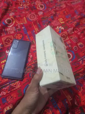 Photo - Samsung Galaxy S20 FE 128 GB Blue