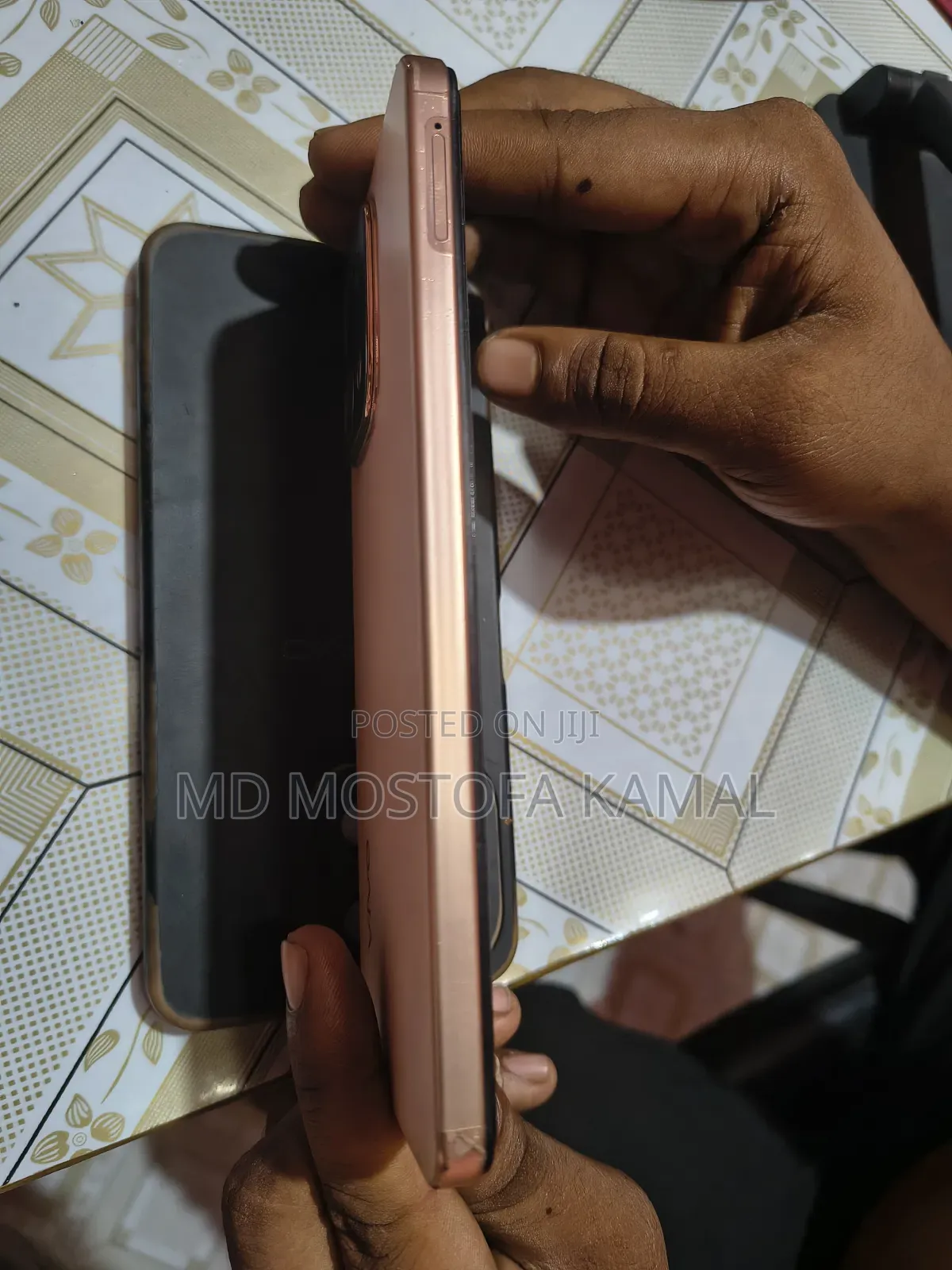 Vivo Y28 8 GB Rose Gold