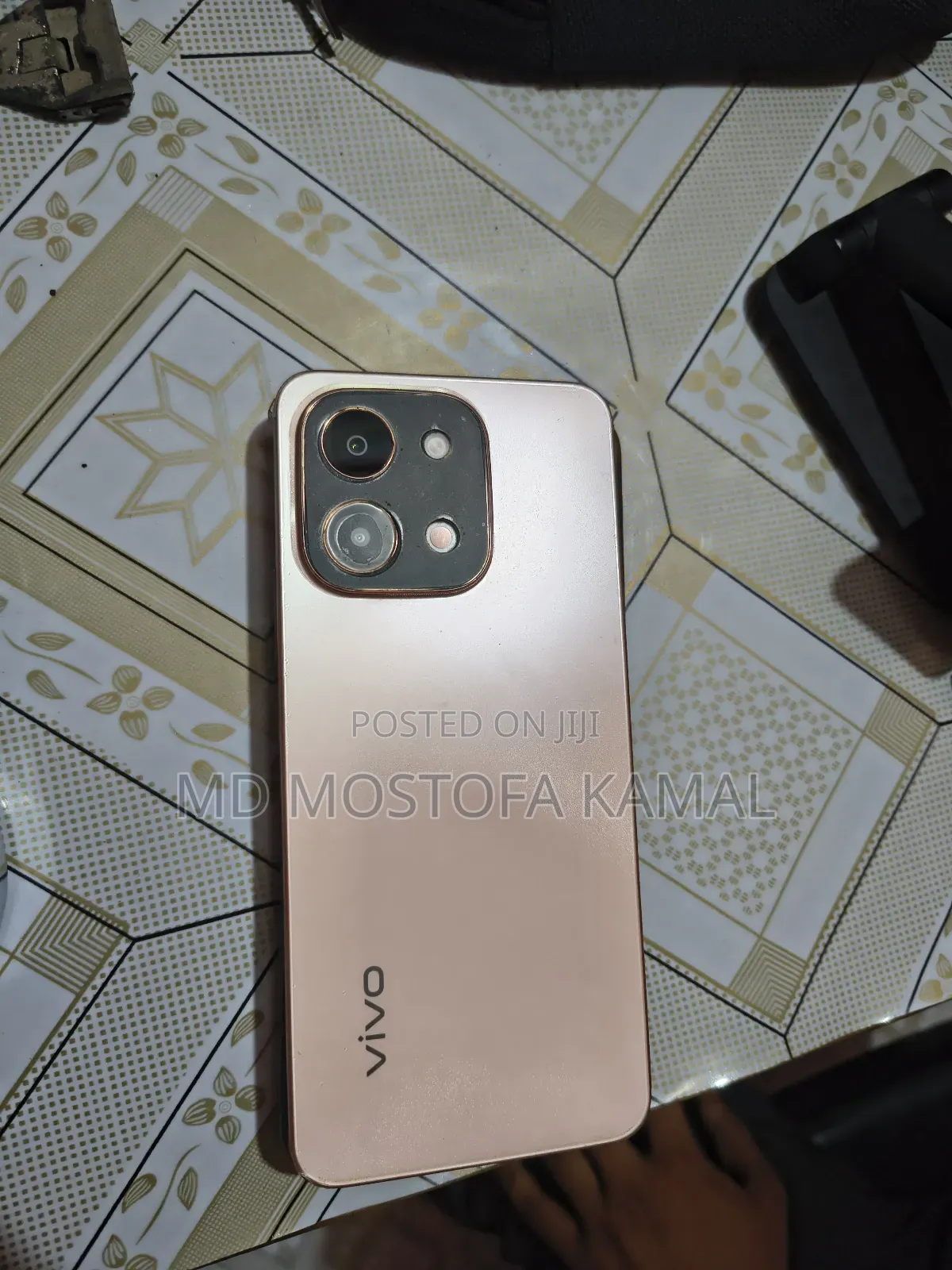 Vivo Y28 8 GB Rose Gold