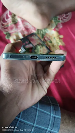 Vivo V30 5G 256 GB Purple