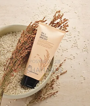 Photo - The Face Shop Rice Water Bright – Bran Gentle Exfoliating Cleanser