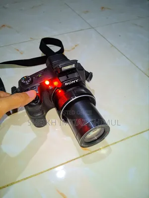Photo - Sony Cybershot Camera
