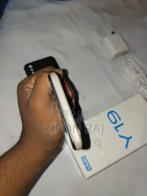 Vivo Y19 128 GB Blue