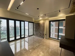 4bdrm Apartment in Semi Furnished for Rent