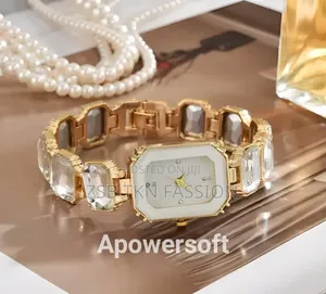 পাথরের চমৎকার ঘড়ি উন্নত মানের