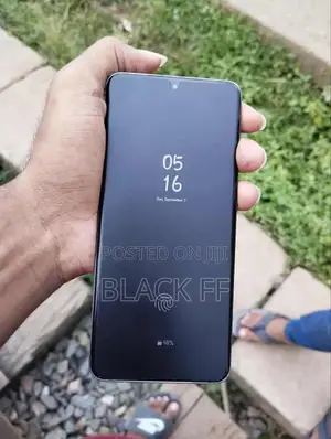 Photo - Samsung Galaxy S20 128 GB Black