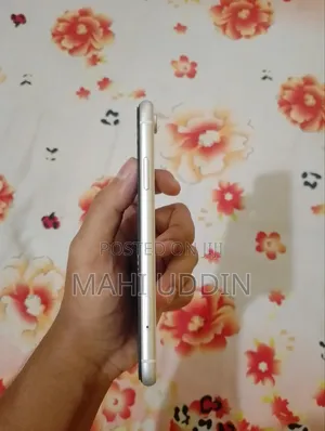 Apple iPhone XR 64 GB White