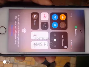 Photo - Apple iPhone 6s 16 GB Gold