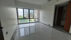 4bdrm Apartment in Semi Furnished Flat for Rent