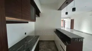 4bdrm Apartment in Semi Furnished Flat for Rent