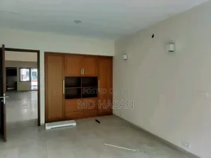 4bdrm Apartment in Un Furnished Flat for Rent