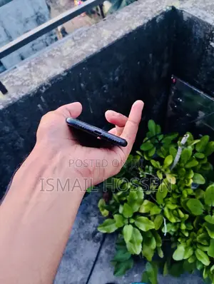 Apple iPhone SE (2020) 64 GB Black