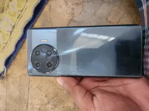 Photo - Tecno Spark 20 Pro Plus 256 GB Black