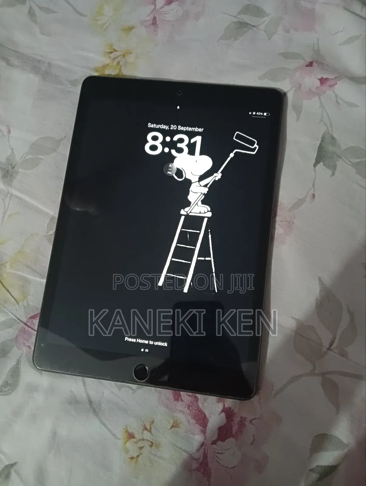 Apple iPad Wi-Fi 64 GB Gray