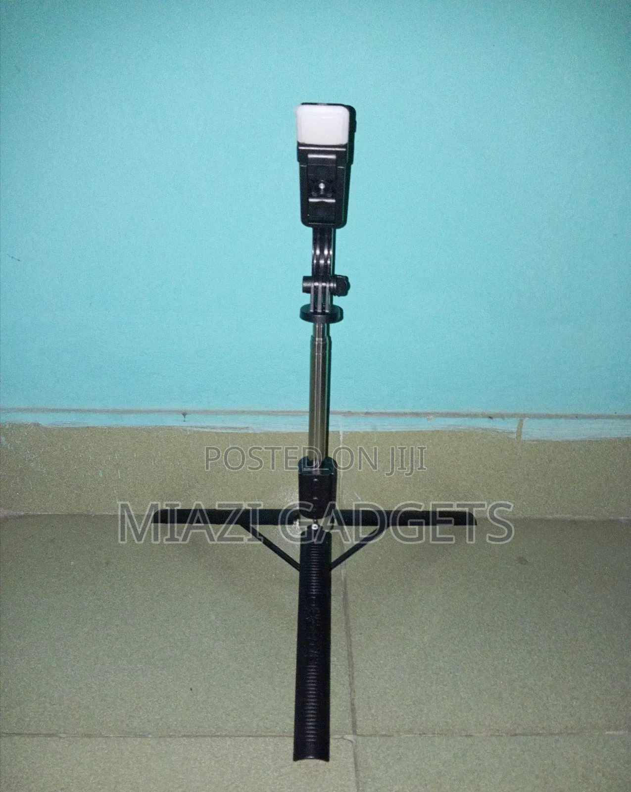 P170s Selfie Stick+Tripod+With Bluetooth Remote