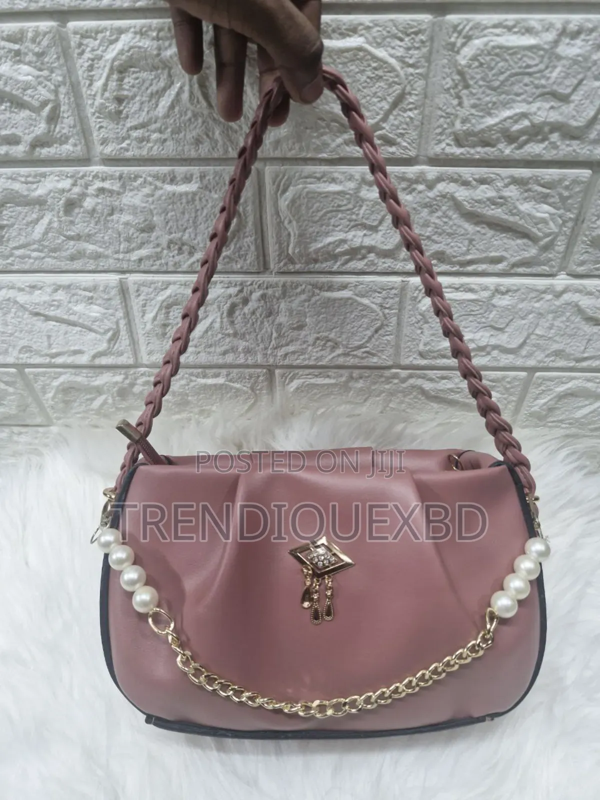 Premium Stylish Handbag – Trendy Lightweight