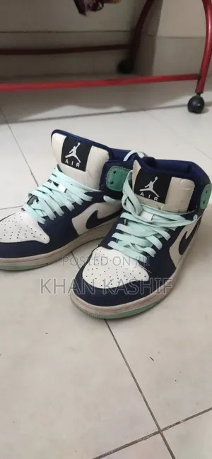 Photo - Nike Air Jordan's 1 High Og