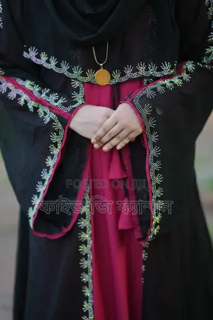 Photo - Abaya E Ramisha
