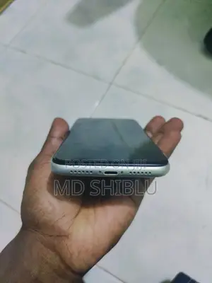 New Apple iPhone 11 128 GB White