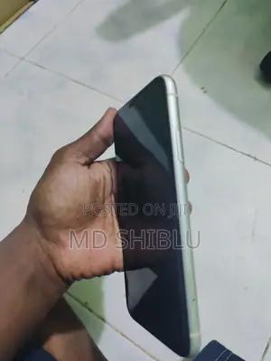 New Apple iPhone 11 128 GB White