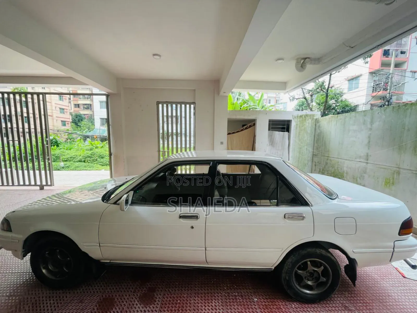 Toyota Carina 1.8 FWD Sedan 1993 White