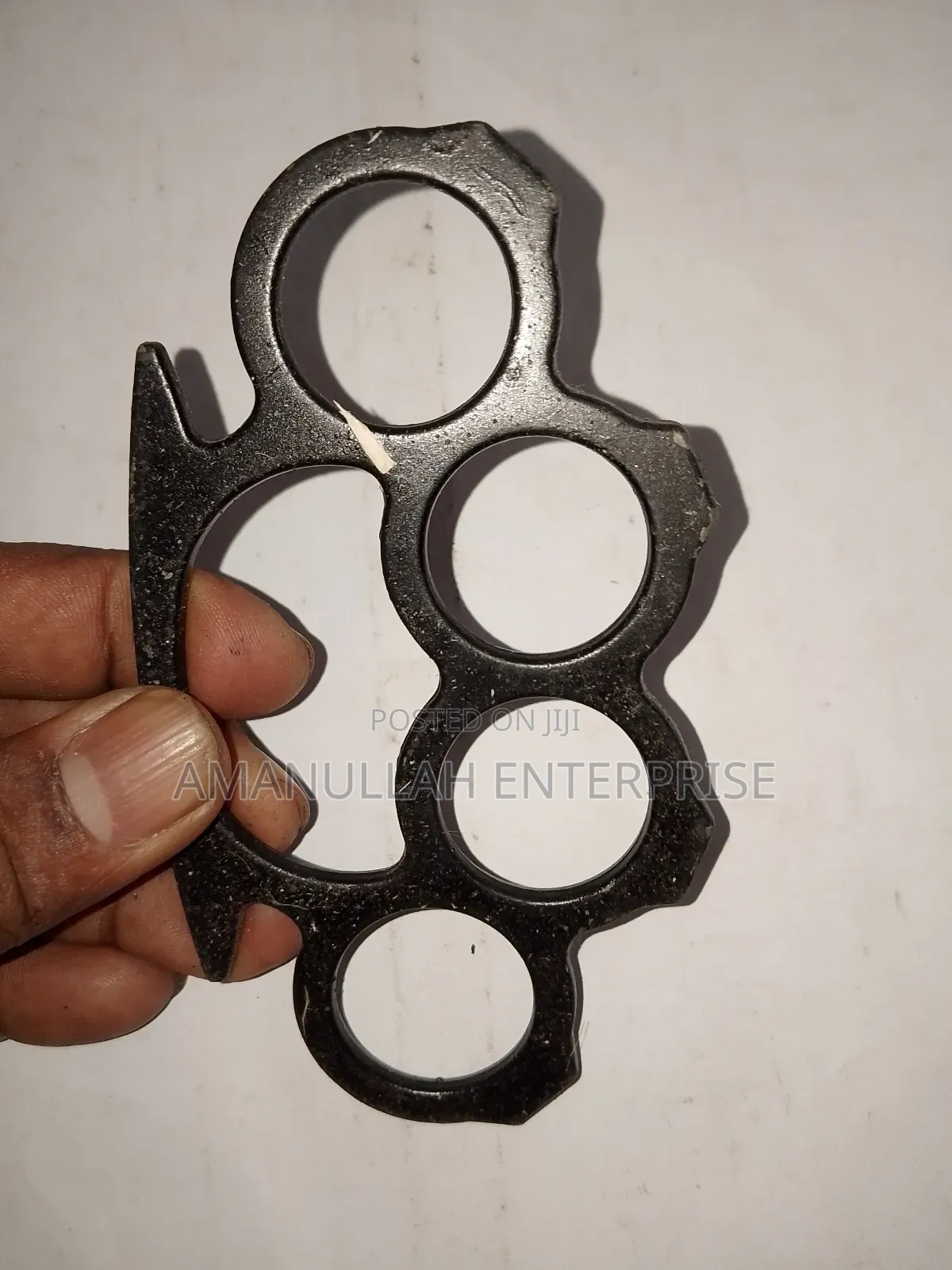 Iron Solid Knuckle Duster Boxing Four Finger Buckle Self Defense.