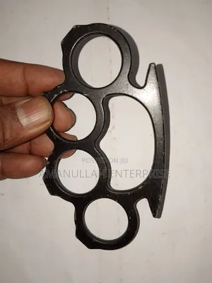 Iron Solid Knuckle Duster Boxing Four Finger Buckle Self Defense.
