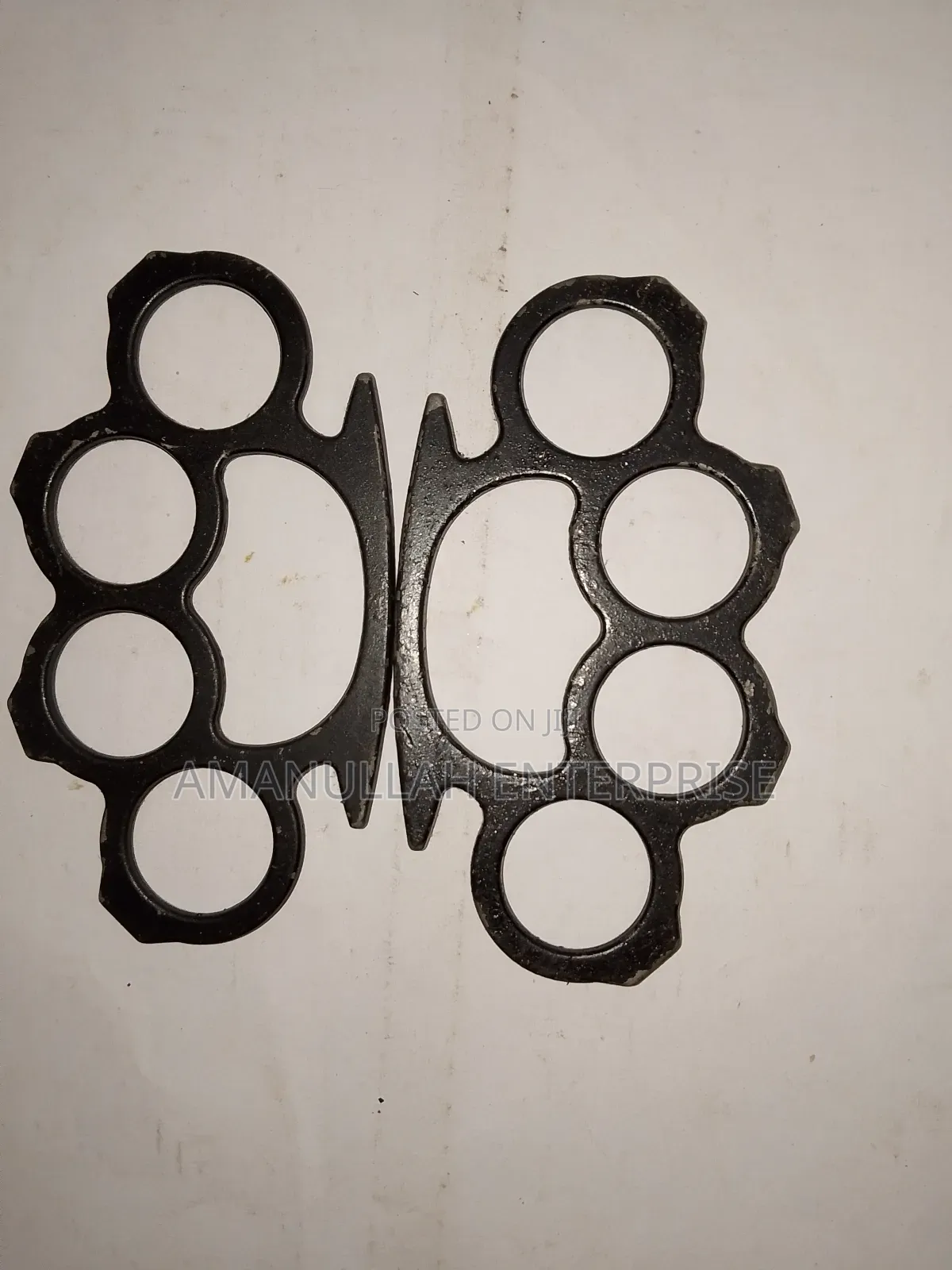 Iron Solid Knuckle Duster Boxing Four Finger Buckle Self Defense.