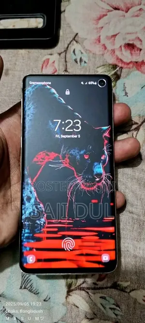 Photo - Samsung Galaxy S10 128 GB White