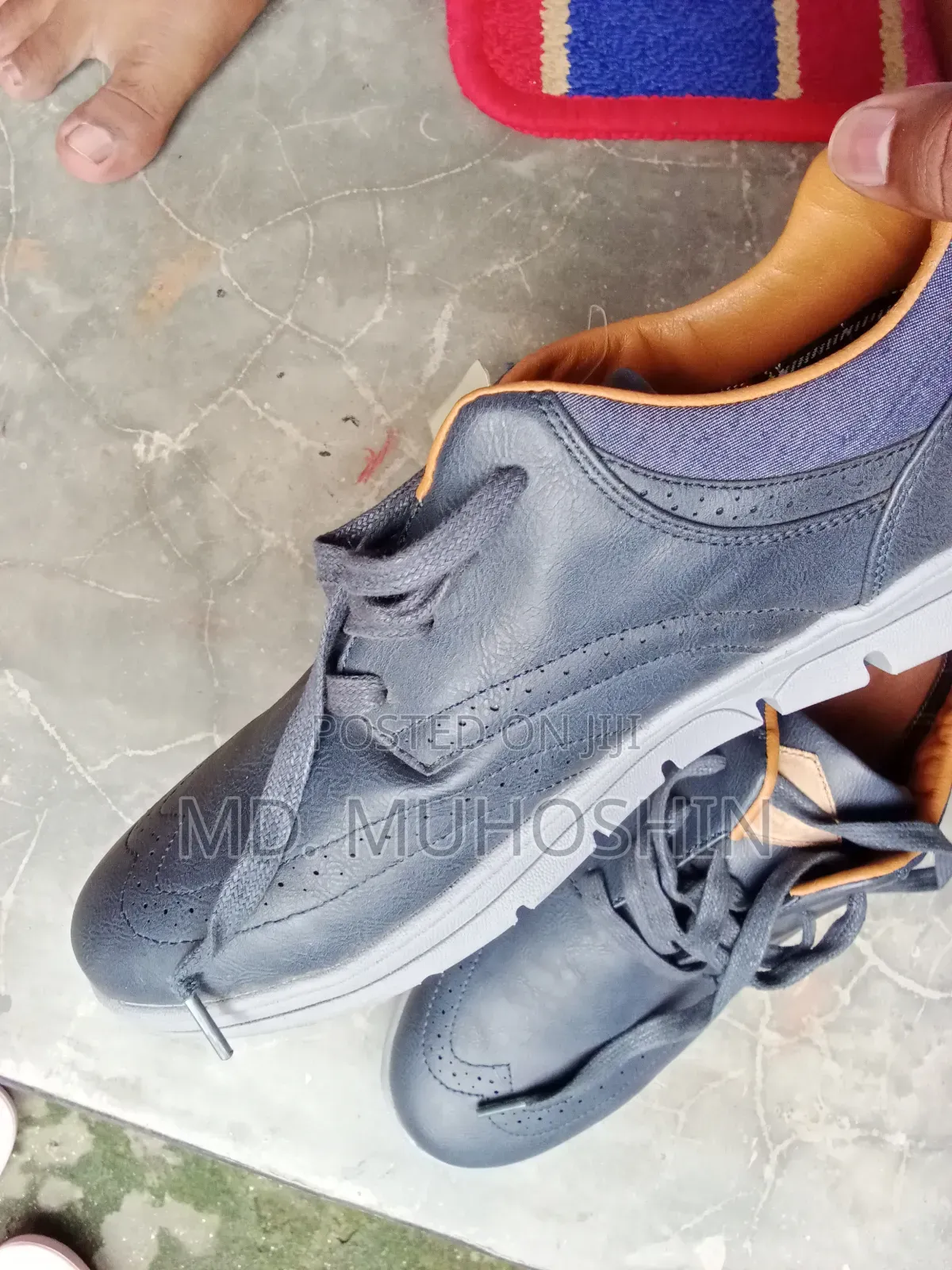 Lee Cooper এর জুতা