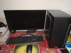 Photo - New Desktop Computer Dell Optiplex 5040 4GB AMD Ryzen 5 HDD+SSD 256GB