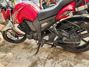 Yamaha FZ 2015 Red