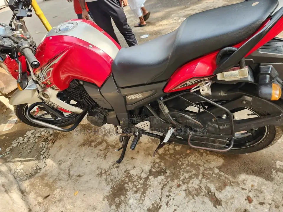 Yamaha FZ 2015 Red