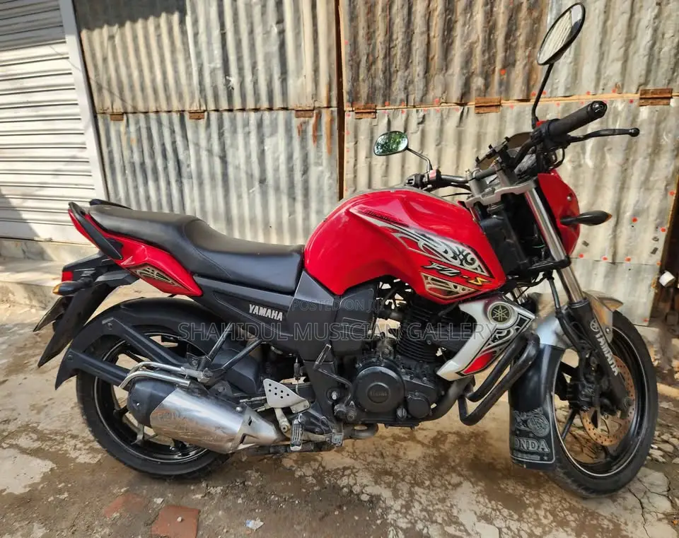 Yamaha FZ 2015 Red
