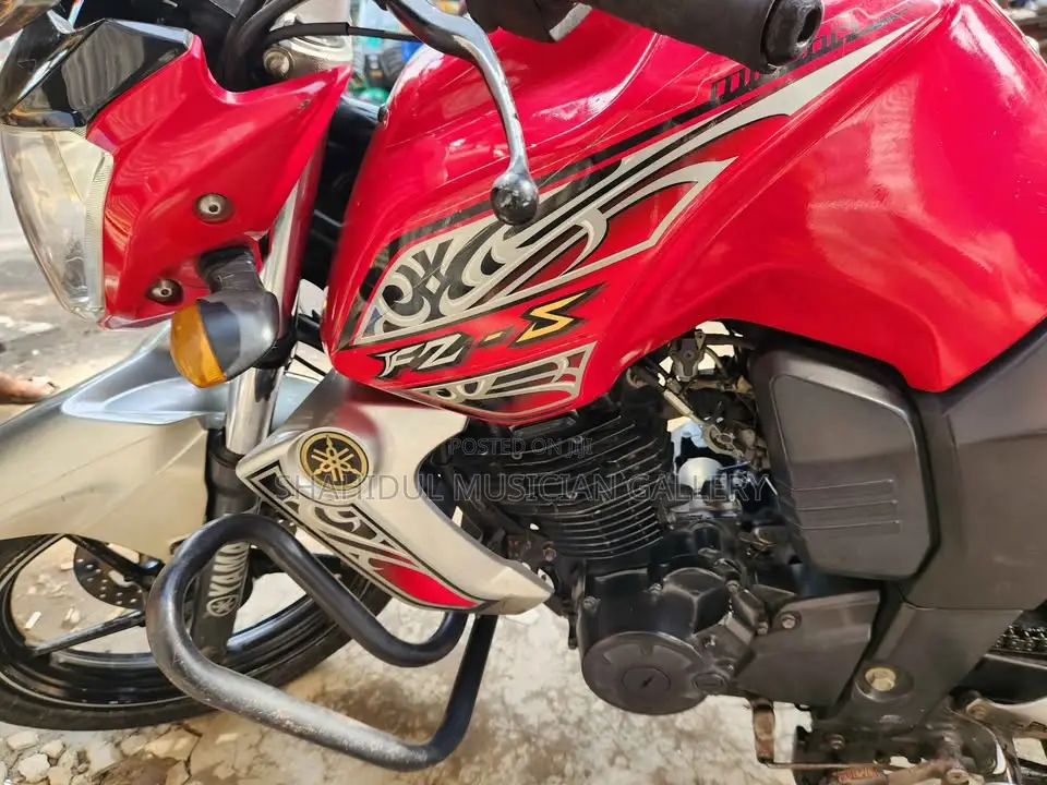 Yamaha FZ 2015 Red