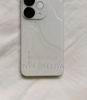 Photo - Itel A80 64 GB White