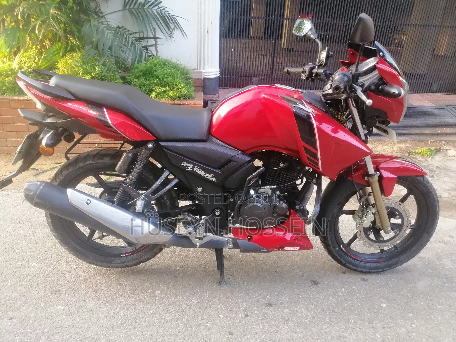 New TVS Apache 160 4V 2020 Red