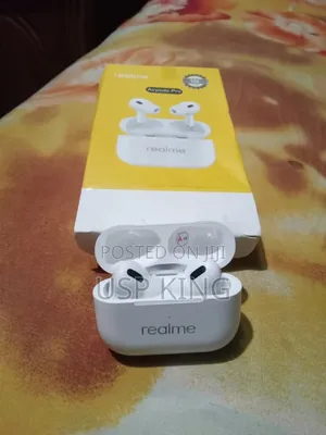 Photo - Realme Bluetooth Headphone
