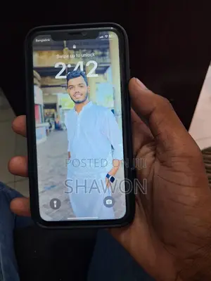 Photo - Apple iPhone 11 128 GB Purple