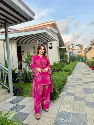 Photo - White Gold Georgette Three Piece 2