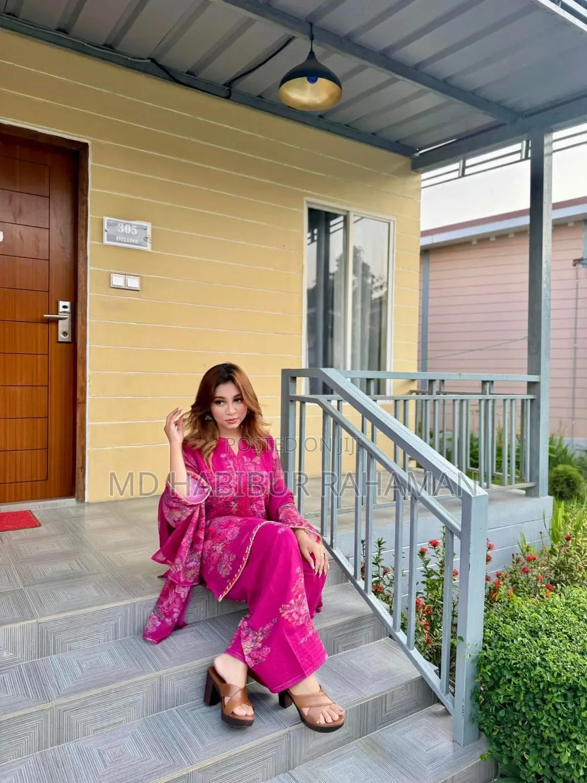 White Gold Georgette Three Piece 2