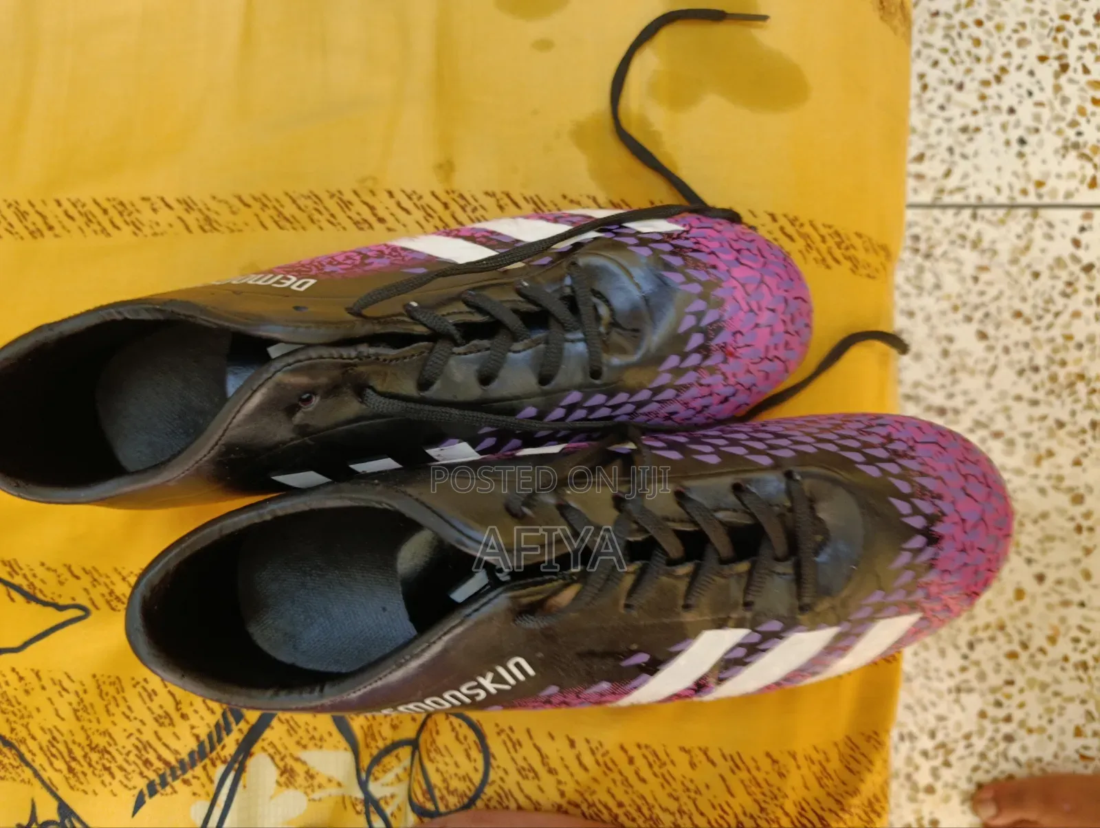 High Quality Football Shoes