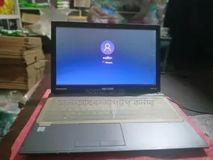 Laptop 8GB Intel Core I3 HDD 1T