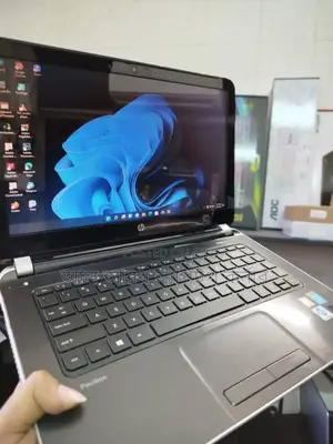 Photo - Laptop HP Pavilion 14 8GB Intel Core i3 HDD 500GB