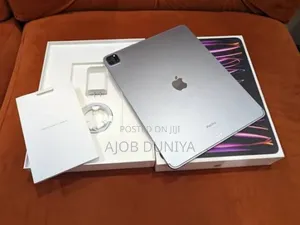 Photo - Apple iPad Pro 12.9 (2022) 128 GB Gray