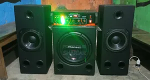 Photo - 12" Pioneer Plus 8" Pair Speaker Boxes With 16 Transistor Amplifier