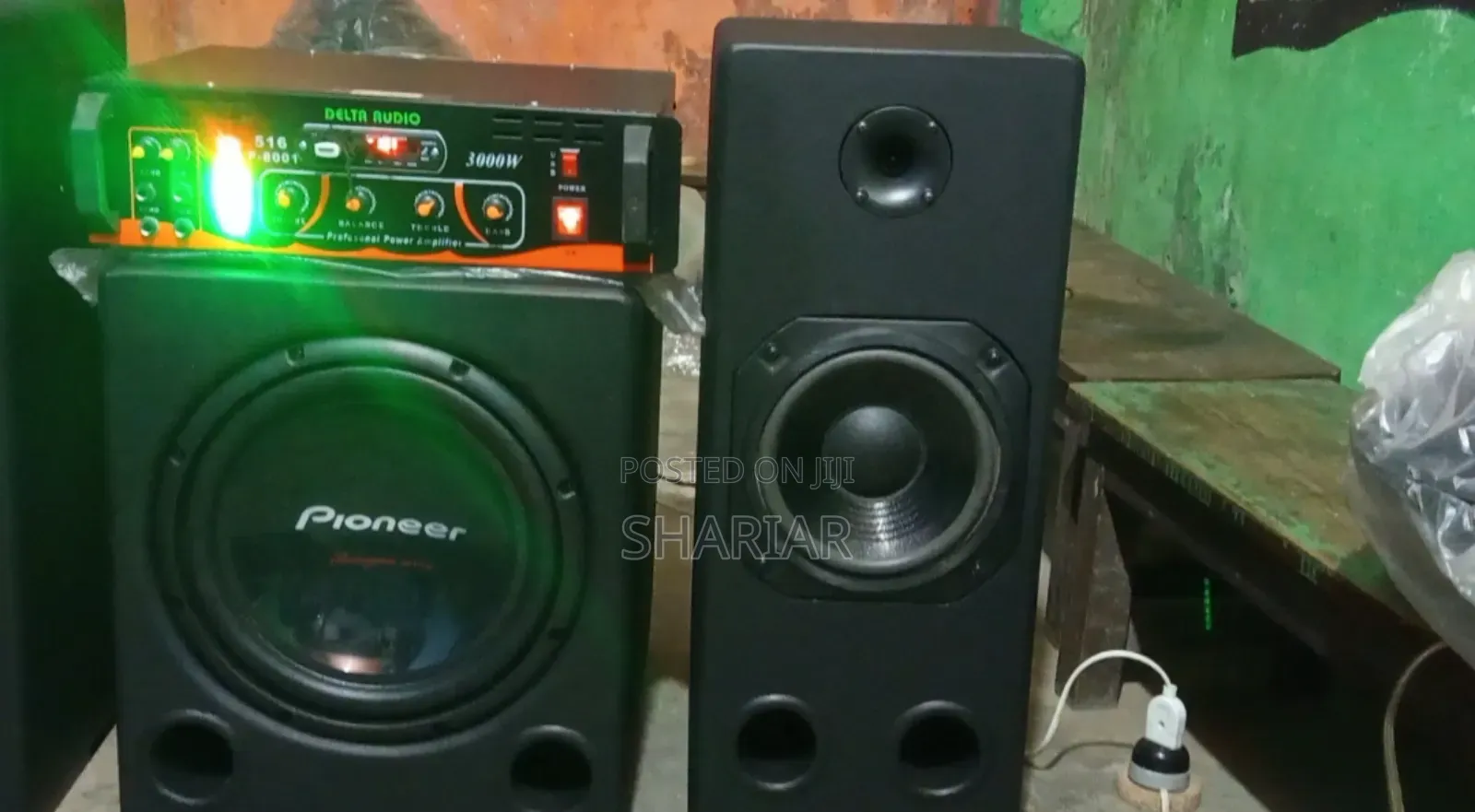 12" Pioneer Plus 8" Pair Speaker Boxes With 16 Transistor Amplifier