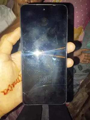 Photo - Infinix Hot 40i 128 GB White