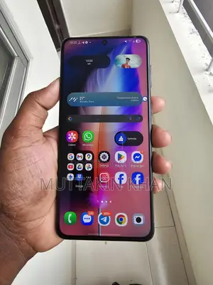 Photo - Samsung Galaxy S21+ 5G 256 GB Black