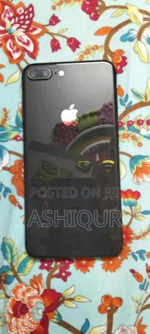 Photo - Apple iPhone 8 Plus 64 GB Black